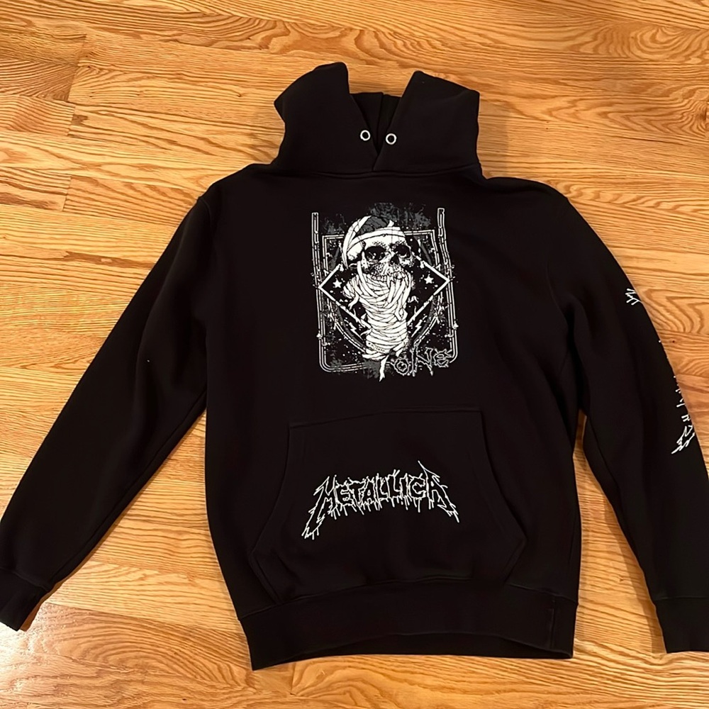 Metallica hoodie sweatshirt. Urban Outfitters, Men’s Medium, Hardly worn.